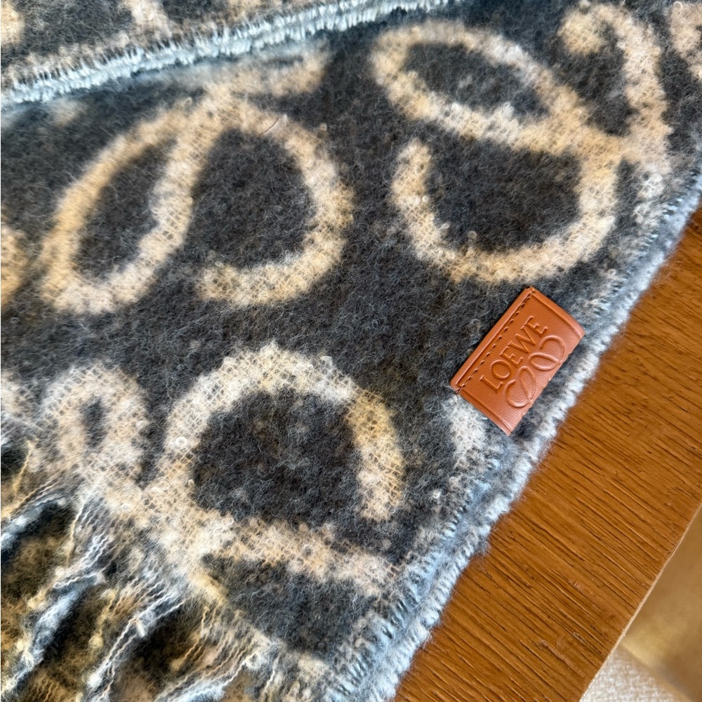Loewe anagram scarf reversible - Never Worn